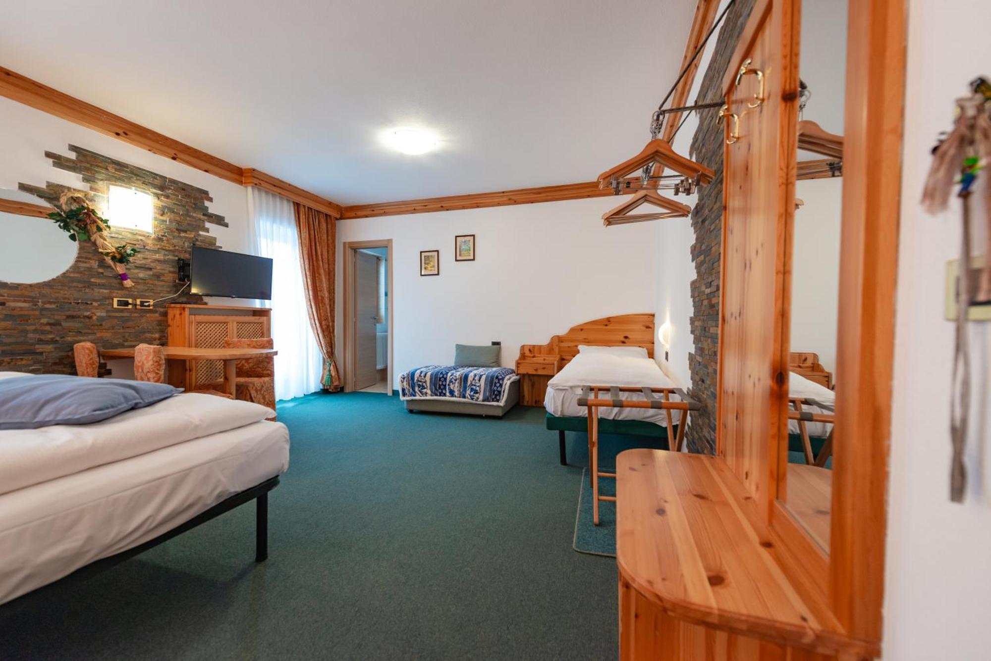 Hotel Ciamol Campitello di Fassa Exterior foto